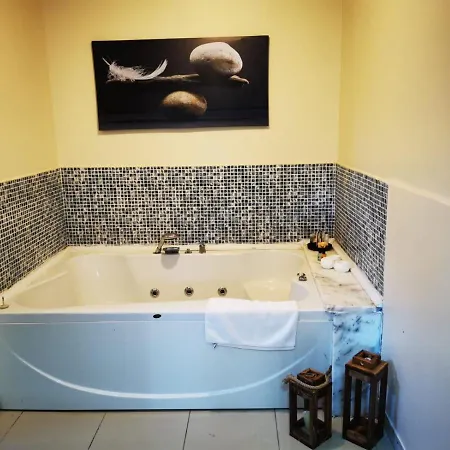 빌라 Fascinating Villa Near Sapanca Lake With Jacuzzi And Shared Pool In Sapanca *