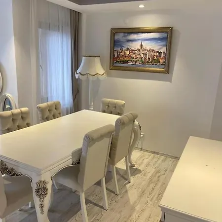빌라 Fascinating Villa Near Sapanca Lake With Jacuzzi And Shared Pool In Sapanca 카르테페