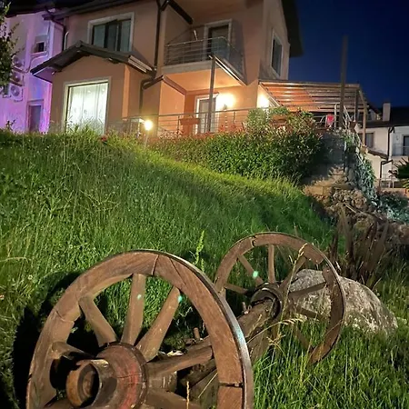 Fascinating Villa Near Sapanca Lake With Jacuzzi And Shared Pool In Sapanca 빌라