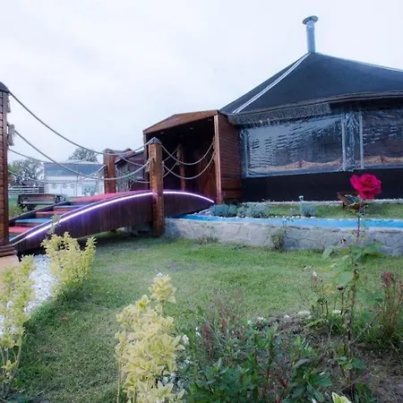 Fascinating Villa Near Sapanca Lake With Jacuzzi And Shared Pool In Sapanca 빌라